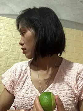 Snapshot of QuingLin chatting on September 30, 9:48 am QuingLin online show from September 30, 9:48 am