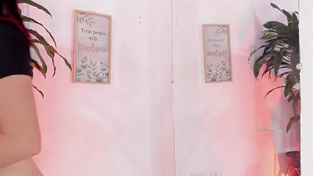 Snapshot of Yumii_sweetgirl chatting on October 11, 1:03 pm Yumii sweetgirl online show from October 11, 1:03 pm