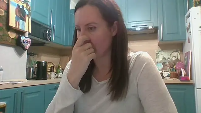 ALICAINWONDERLAND online show from November 19, 5:57 pm