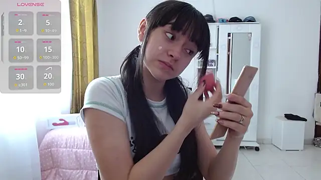 Snapshot of violetta_blackk chatting on October 2, 4:23 pm violetta blackk online show from October 2, 4:23 pm