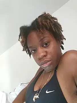 Snapshot of _she_was_a_fairy chatting on October 6, 7:40 pm  she was a fairy online show from October 6, 7:40 pm