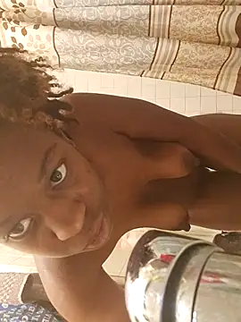 Snapshot of _she_was_a_fairy chatting on October 24, 11:12 pm  she was a fairy online show from October 24, 11:12 pm