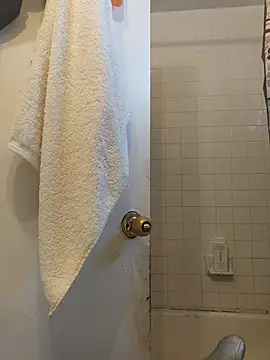 Snapshot of _she_was_a_fairy chatting on October 4, 12:33 pm  she was a fairy online show from October 4, 12:33 pm