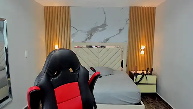 KAROLLJONES1 online show from March 13, 7:59 pm