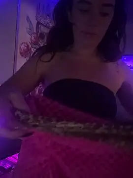 Snapshot of goddessmissmia chatting on October 3, 4:39 am goddessmissmia online show from October 3, 4:39 am