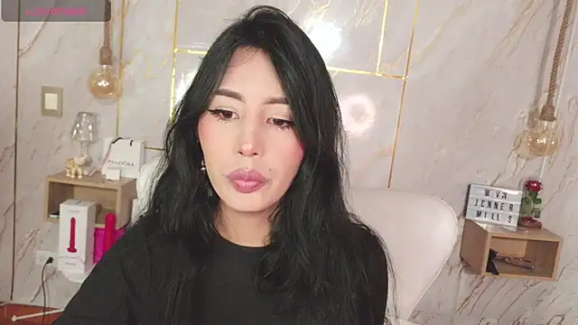 Miss Charlottet online show from March 18, 10:48 pm