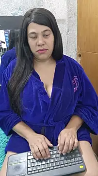 ALMAWHITE online show from December 5, 5:03 pm