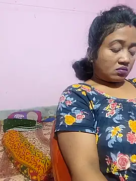 Snapshot of Cute-Swewty chatting on October 28, 2:45 pm Cute-Swewty online show from October 28, 2:45 pm