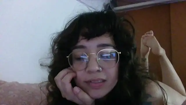 GypsyMamacita online show from September 18, 6:39 pm