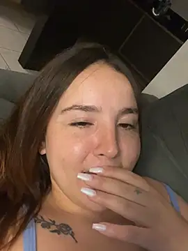 m0ranguinh0s2 online show from May 24, 2:43 am