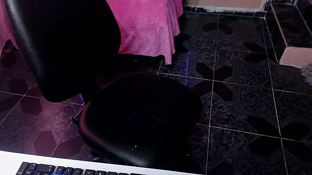 alaia blue online show from February 13, 2:19 pm