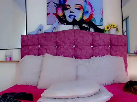 Snapshot of Lesly_Zafiro- chatting on September 19, 5:12 pm Lesly Zafiro- online show from September 19, 5:12 pm