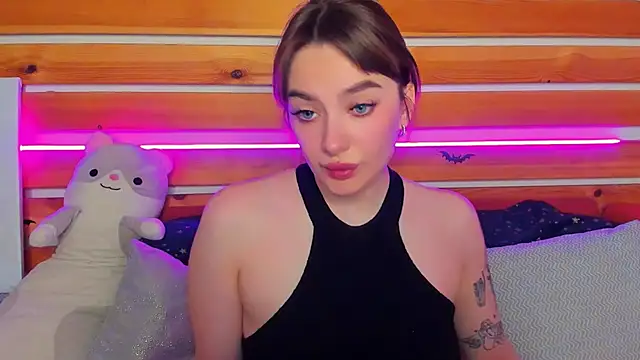 Emily Tylerr online show from February 21, 6:36 am