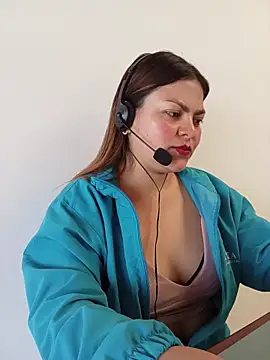 Snapshot of LUCIANA__99 chatting on September 25, 4:17 pm LUCIANA 99 online show from September 25, 4:17 pm