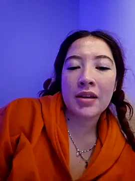 lunnaa  online show from February 11, 11:55 am