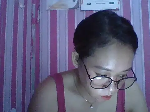 Alluring sassy4u online show from January 17, 6:21 am