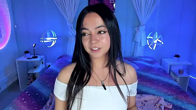 Snapshot of Lara_Rouss_ chatting on October 7, 3:22 am Lara Rouss online show from October 7, 3:22 am