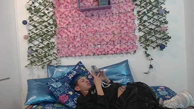 iam lukas   online show from September 15, 7:32 pm