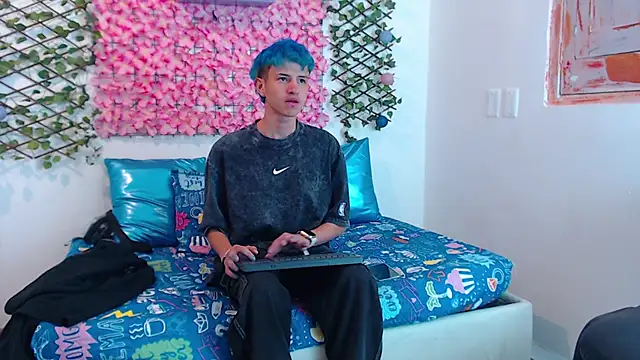 iam lukas   online show from September 9, 3:17 am