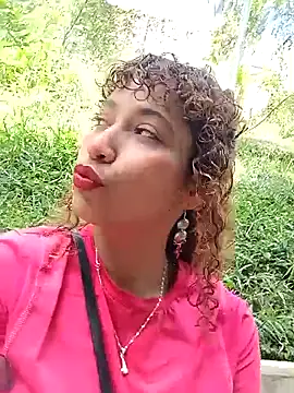 Vikyvoyeur online show from December 3, 5:48 pm