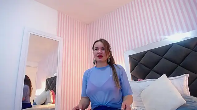 Snapshot of ViictoriaJones_ chatting on September 27, 1:18 pm ViictoriaJones online show from September 27, 1:18 pm