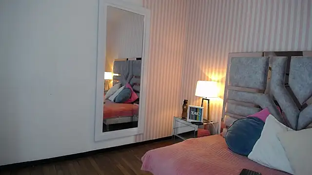 Snapshot of ViictoriaJones_ chatting on September 23, 12:03 pm ViictoriaJones online show from September 23, 12:03 pm