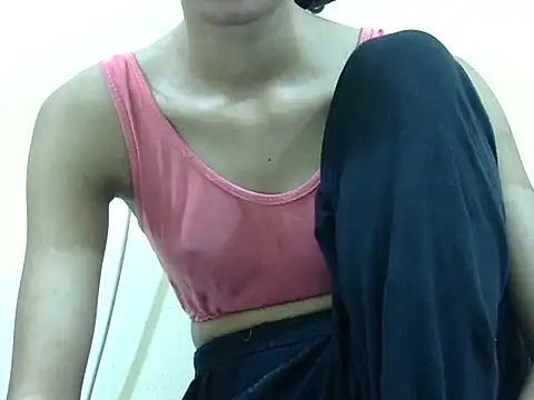 smallcuute online show from December 2, 6:37 am