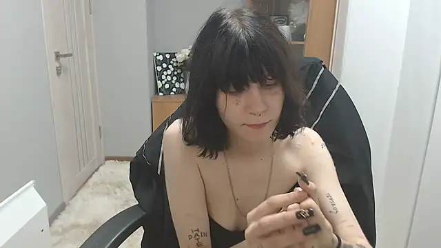 TinaQuiin online show from October 24, 8:10 am