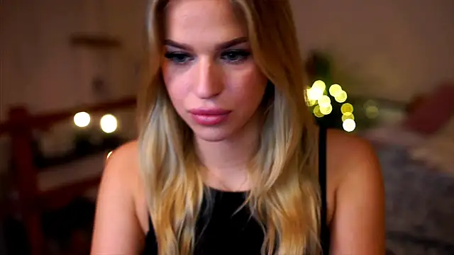 Emilyvanroessel online show from September 26, 1:20 pm