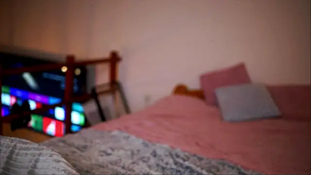 Emilyvanroessel online show from February 13, 5:03 pm