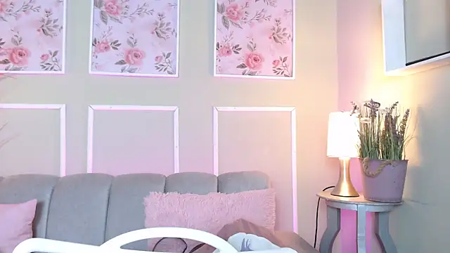 CurlyDani online show from October 17, 7:28 pm