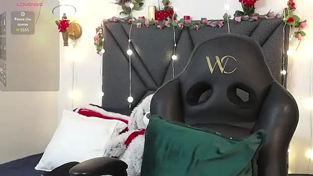 IndraKaur  online show from February 5, 12:08 pm