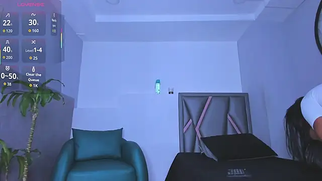 aurora tziu online show from October 8, 4:06 am