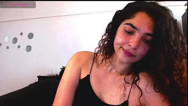 Snapshot of Ariagal chatting on September 15, 6:37 pm Ariagal online show from September 15, 6:37 pm