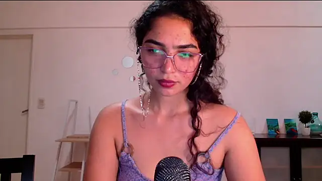 Snapshot of Ariagal chatting on September 30, 10:03 pm Ariagal online show from September 30, 10:03 pm