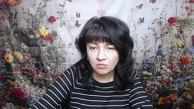 Snapshot of SelenaFly chatting on October 4, 11:05 am SelenaFly online show from October 4, 11:05 am