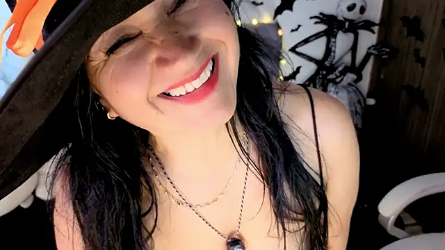 Snapshot of Ternura_Prohibida chatting on October 15, 4:31 pm Ternura Prohibida online show from October 15, 4:31 pm