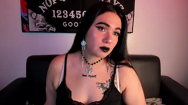 Snapshot of Lilith_Zenith chatting on October 18, 3:31 am Lilith Zenith online show from October 18, 3:31 am