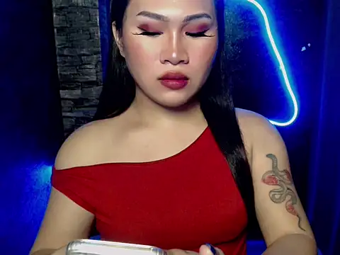 pretty lassy online show from October 25, 8:33 am