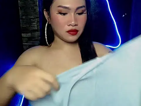 Snapshot of pretty_lassy chatting on October 16, 5:04 pm pretty lassy online show from October 16, 5:04 pm