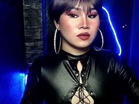 pretty lassy online show from October 21, 8:40 am