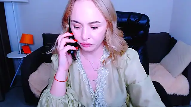 LiluMoon   online show from June 26, 2:18 pm