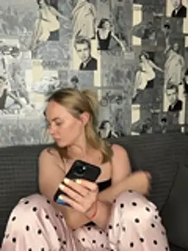 LiluMoon   online show from July 15, 6:34 pm