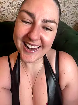 Snapshot of Lacey-BBW chatting on October 20, 9:29 pm Lacey-BBW online show from October 20, 9:29 pm