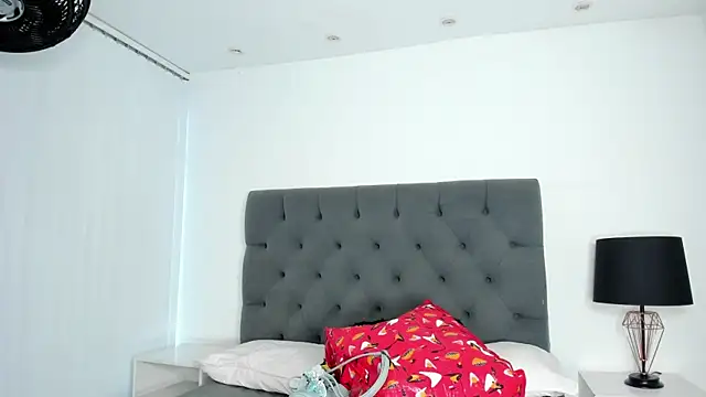 VictoriaParkeer online show from April 9, 11:15 am