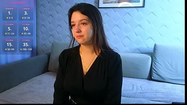 CrimsonBella online show from September 18, 6:39 pm