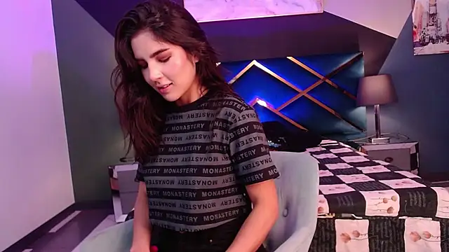 Coralgh  online show from January 10, 8:13 pm