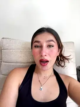 Isa Villamarin online show from September 25, 3:00 pm