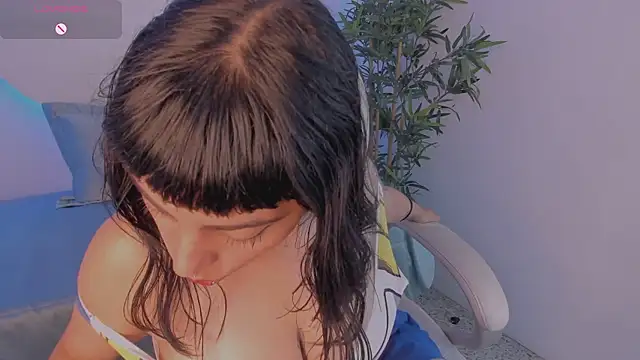 Snapshot of emily-santoss chatting on September 9, 2:17 pm emily-santoss online show from September 9, 2:17 pm