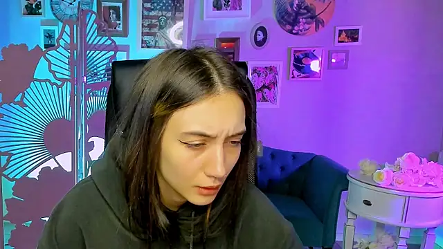 Snapshot of olivianorton chatting on September 26, 12:47 pm olivianorton online show from September 26, 12:47 pm